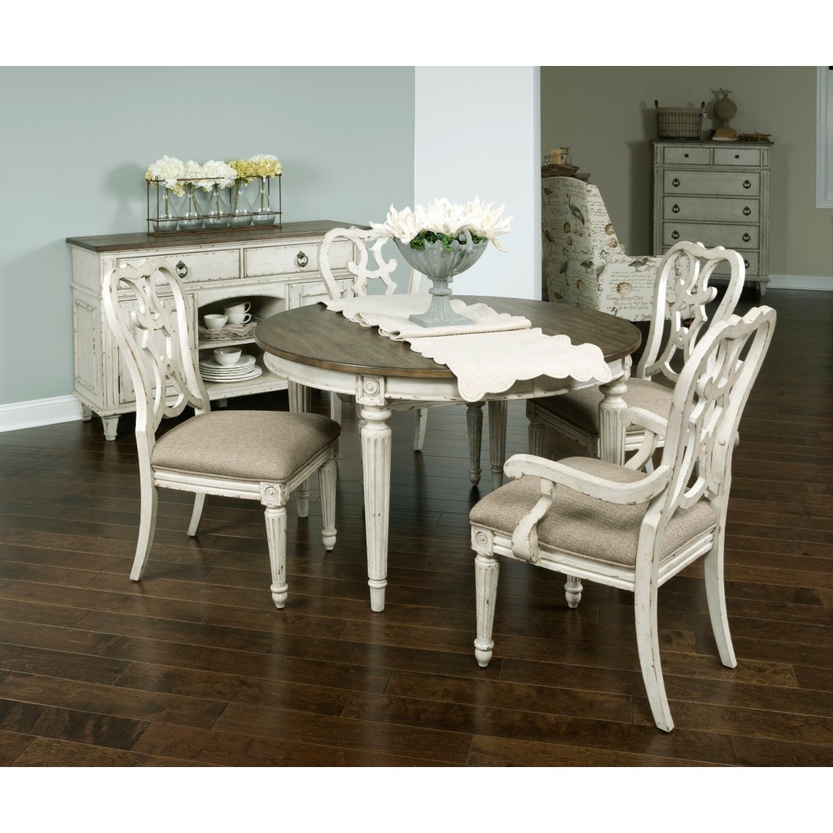 American Drew SOUTHBURY 513 701 Round Dining Table with Leaves